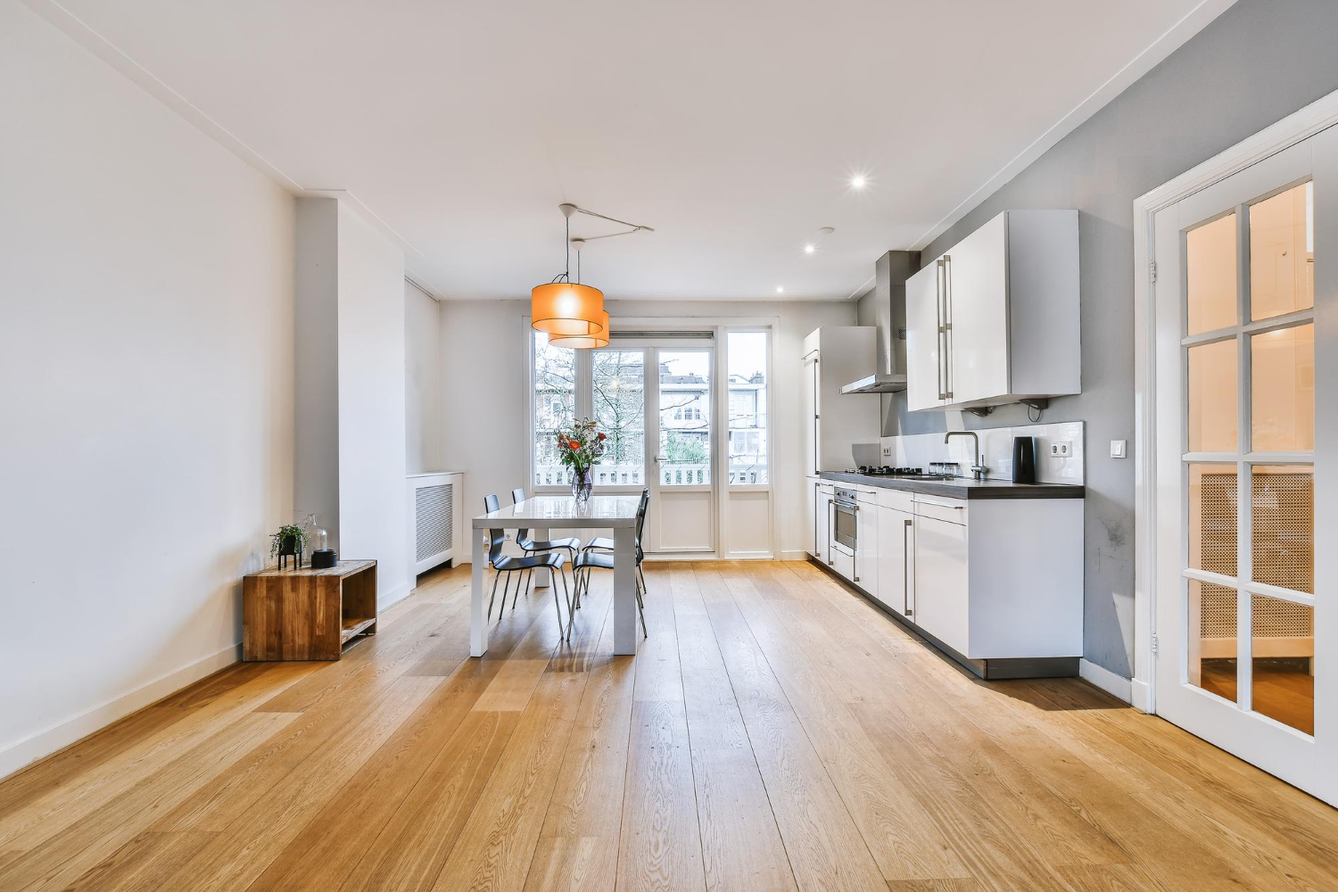 Expert tips for refinishing hardwood floors in 7 steps