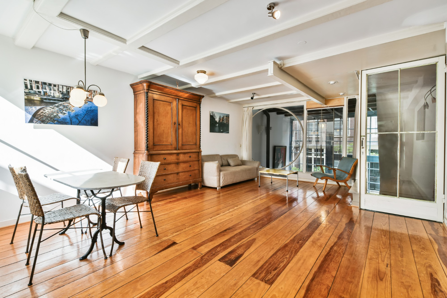 Refinishing hardwood floors: 7 easy steps