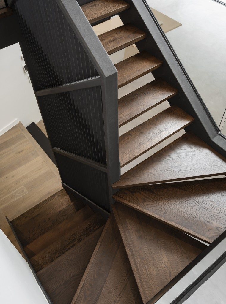 Experienced Hardwood Staircase Contractors in Houston, TX - Houston Flooring Company TX